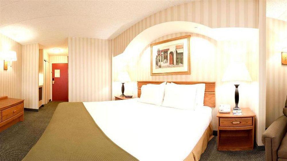 Holiday Inn Express Hotel & Suites Philadelphia - King Of Prussia By Ihg Bagian luar foto