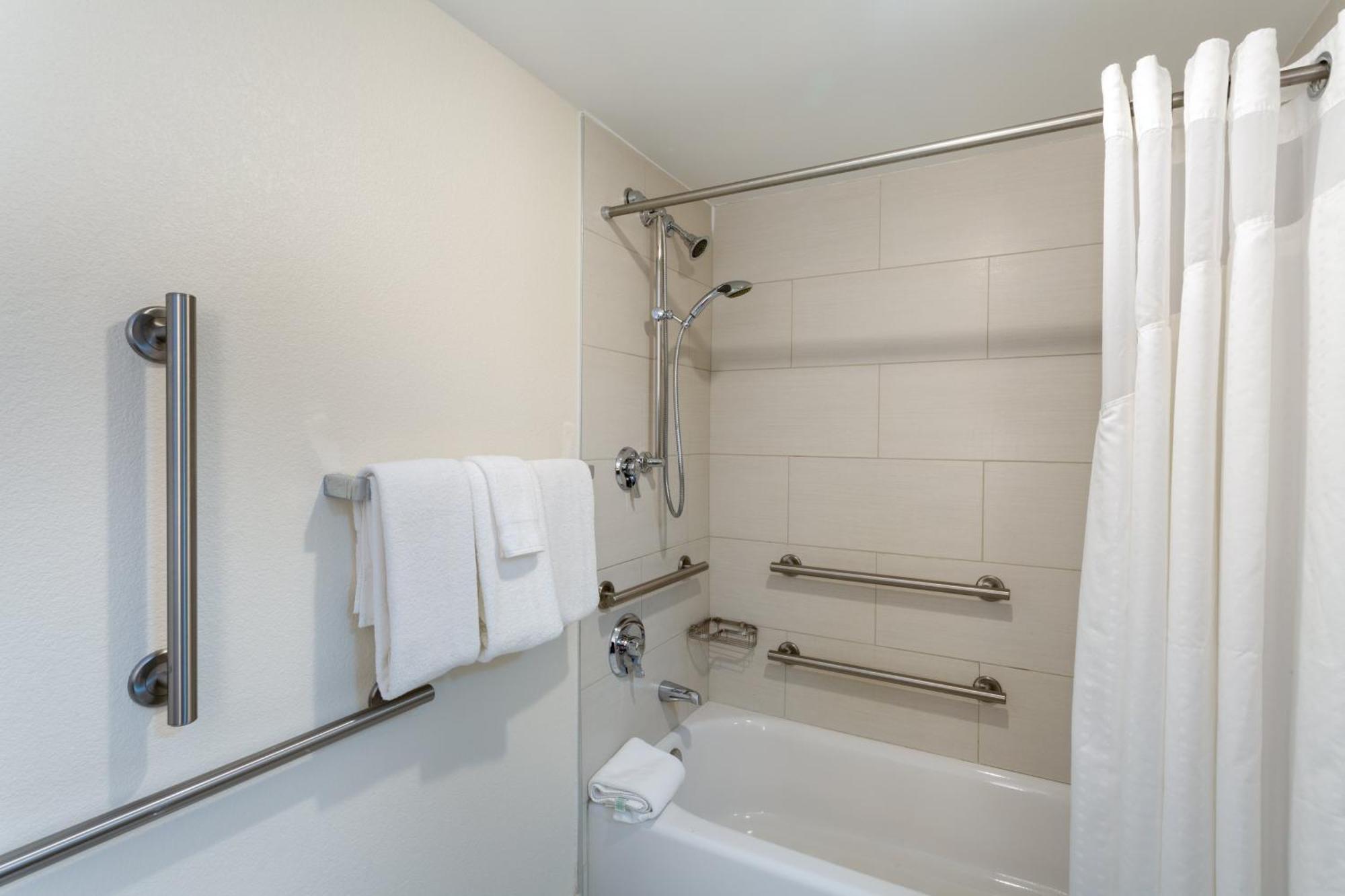 Holiday Inn Express Hotel & Suites Philadelphia - King Of Prussia By Ihg Bagian luar foto