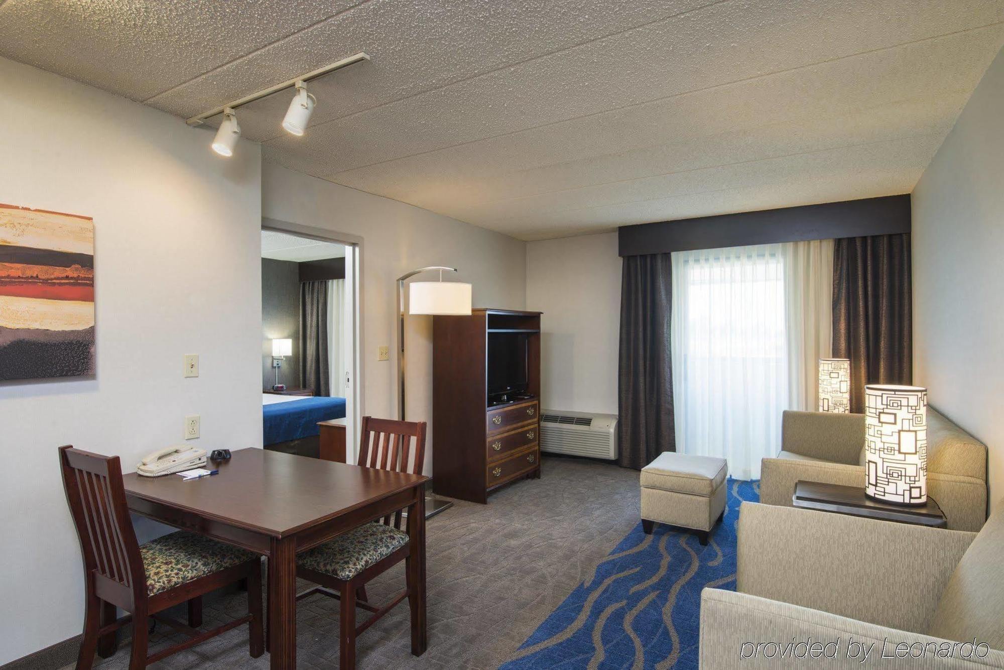 Holiday Inn Express Hotel & Suites Philadelphia - King Of Prussia By Ihg Bagian luar foto